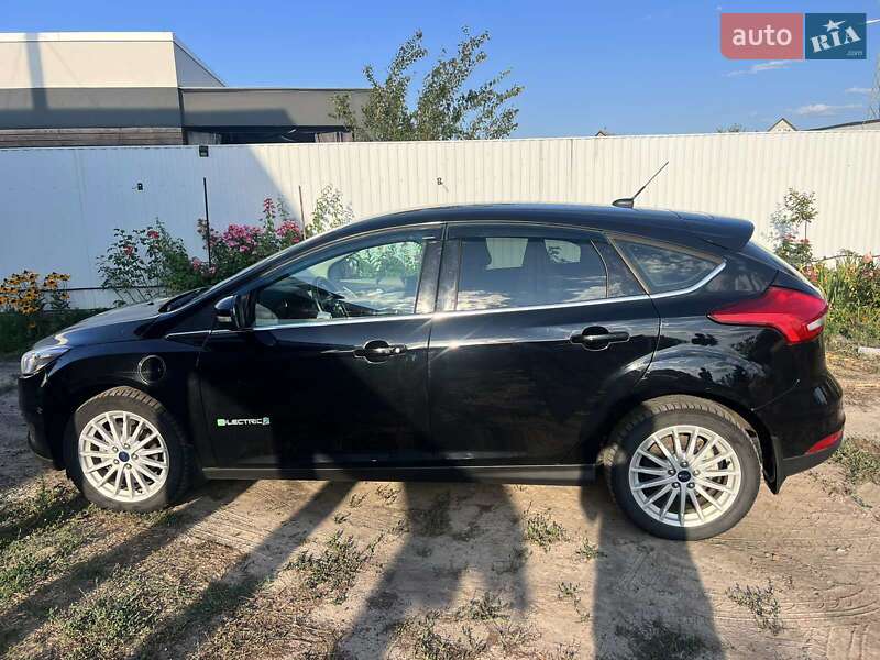 Хэтчбек Ford Focus 2016 в Киеве