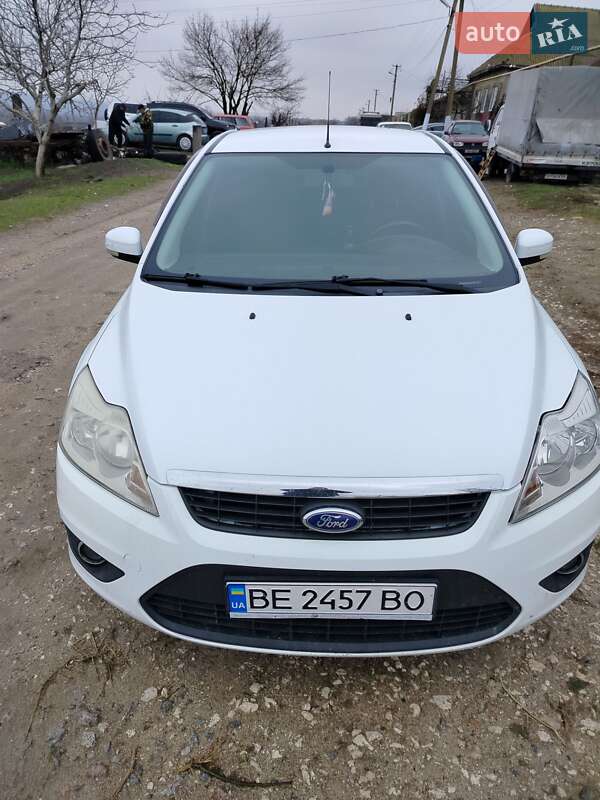 Седан Ford Focus 2011 в Тарутине Седан Ford Focus 2011 в Тарутине
