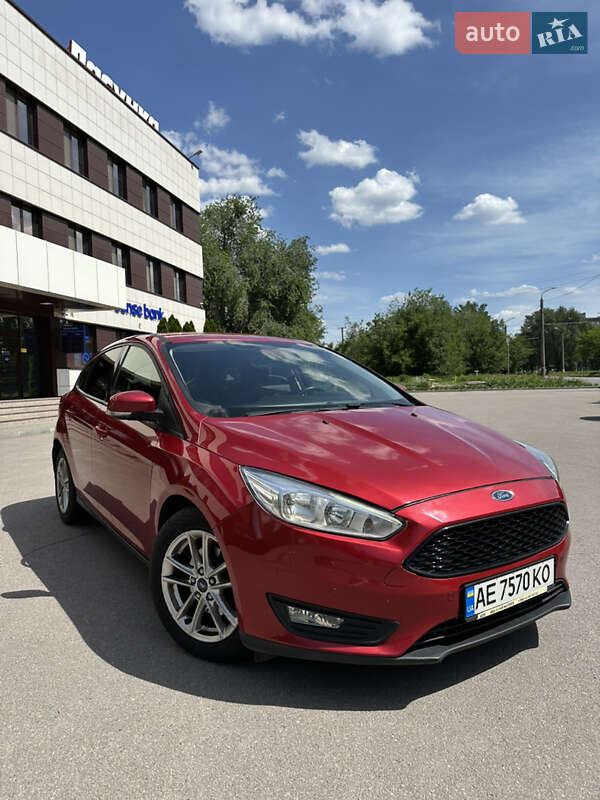 Хэтчбек Ford Focus 2017 в Днепре Хэтчбек Ford Focus 2017 в Днепре
