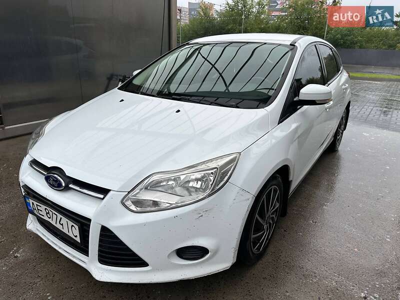 Хетчбек Ford Focus 2014 в Дніпрі Хетчбек Ford Focus 2014 в Дніпрі