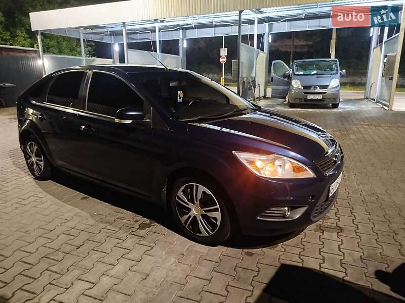 Хэтчбек Ford Focus 2011 в Львове Хэтчбек Ford Focus 2011 в Львове