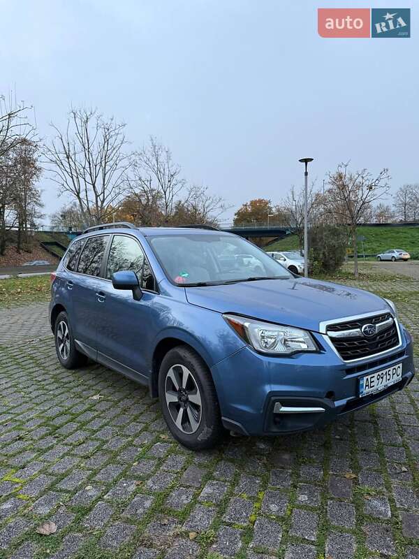 Внедорожник / Кроссовер Subaru Forester 2017 в Хмельницком
