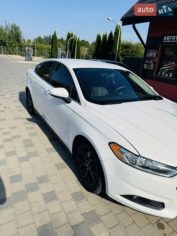 Седан Ford Fusion 2015 в Рудки