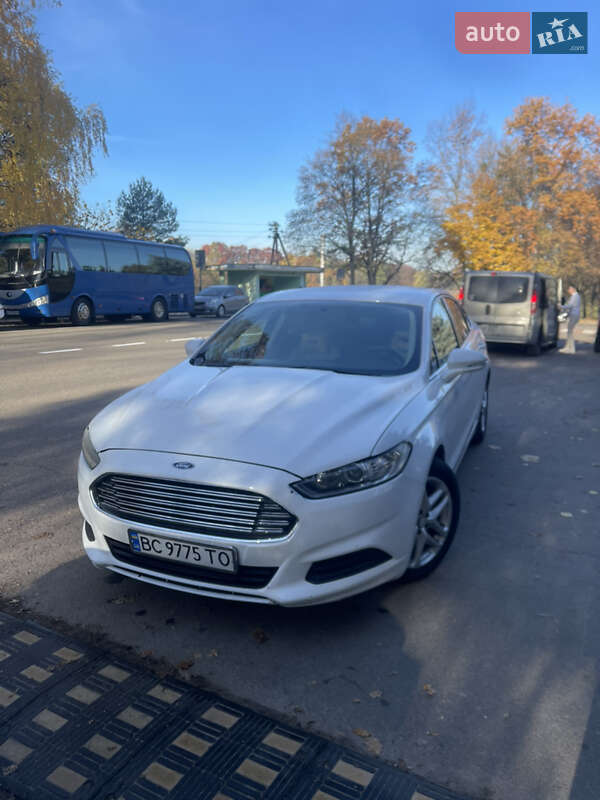 Седан Ford Fusion 2016 в Львове Седан Ford Fusion 2016 в Львове