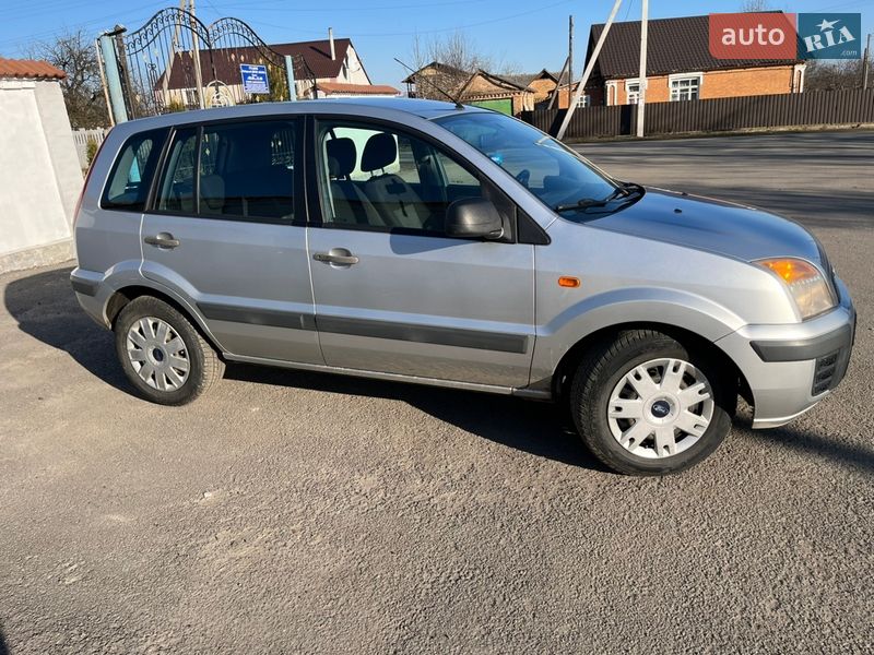 Хэтчбек Ford Fusion 2010 в Любаре