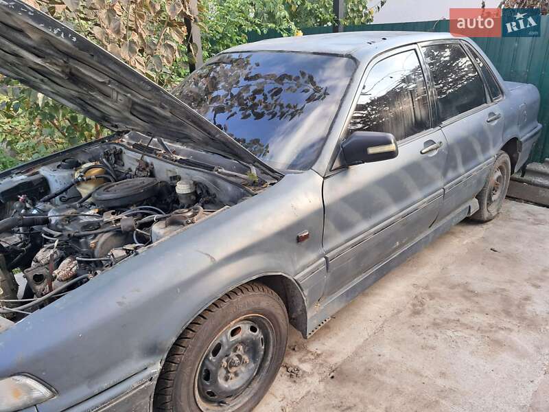 Седан Mitsubishi Galant 1988 в Полтаве