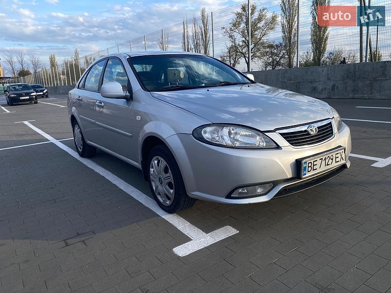 Седан Daewoo Gentra 2015 в Первомайську