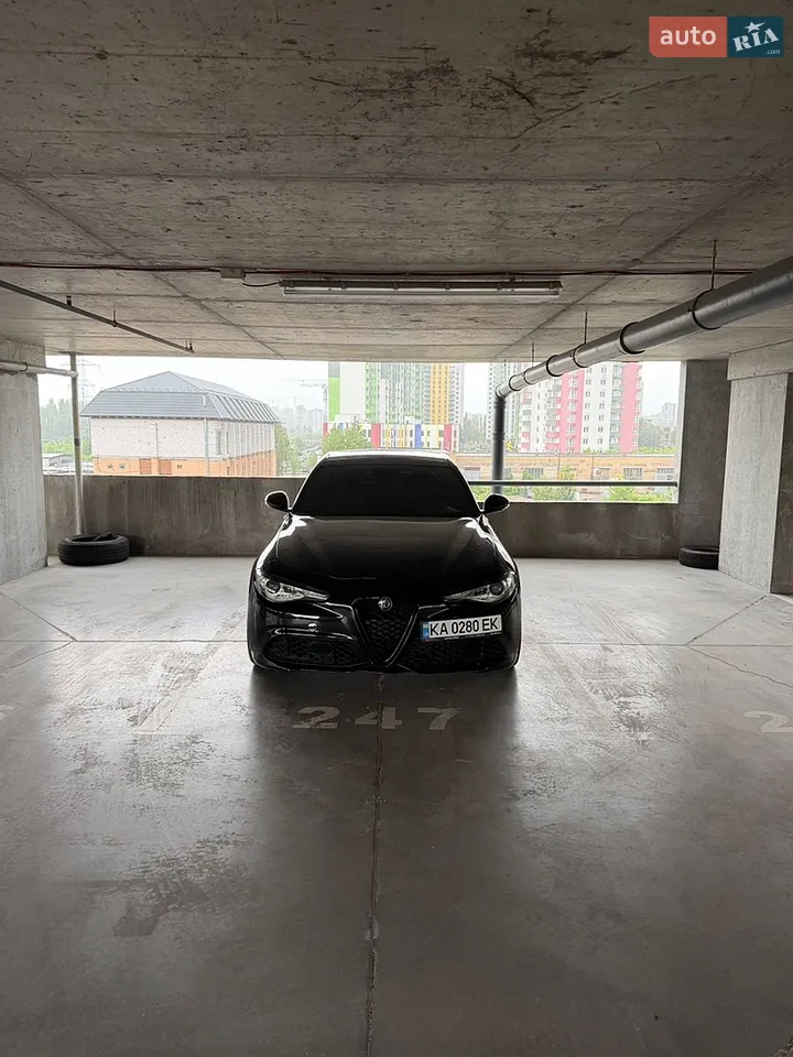 Alfa Romeo Giulia 2017 photo 2