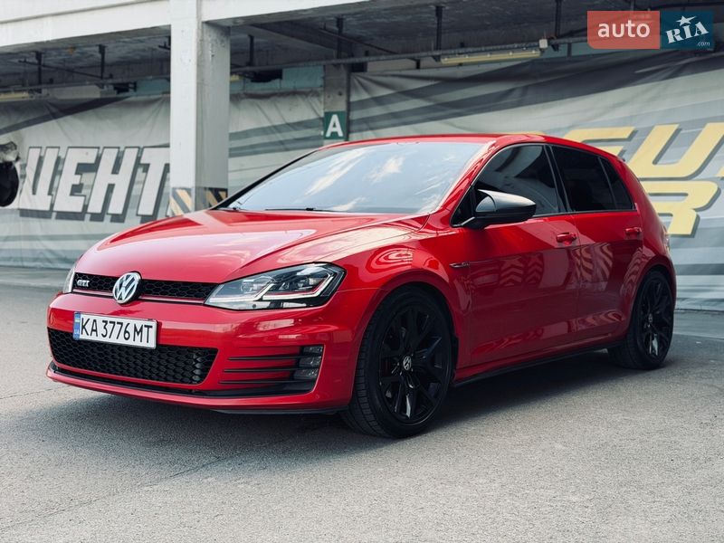 Хэтчбек Volkswagen Golf GTI 2016 в Киеве
