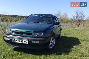 Хэтчбек Volkswagen Golf 1995 в Нетешине