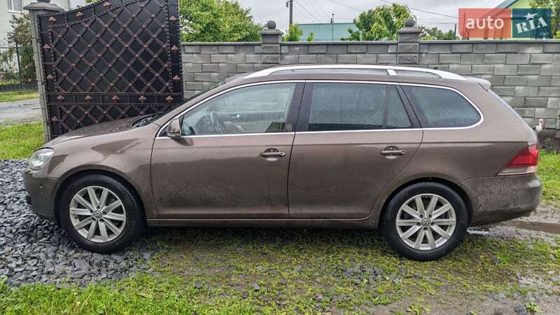 Универсал Volkswagen Golf 2010 в Корце Универсал Volkswagen Golf 2010 в Корце