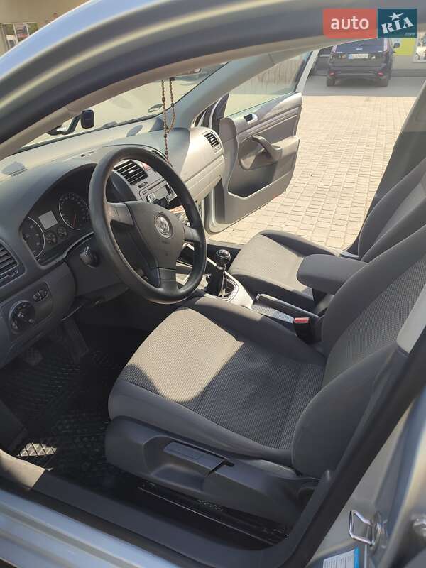 Универсал Volkswagen Golf 2009 в Самборе