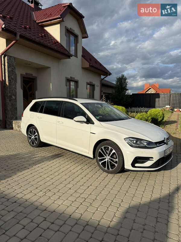 Универсал Volkswagen Golf 2018 в Луцке