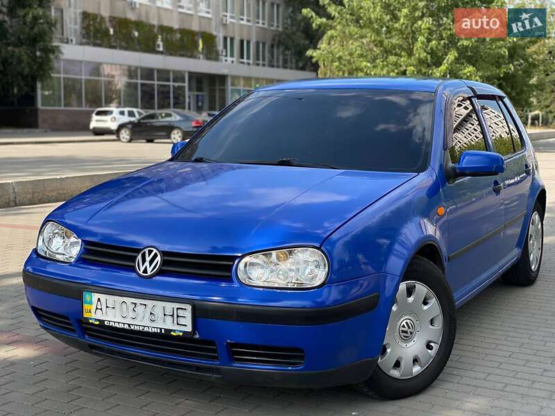 Хэтчбек Volkswagen Golf 1999 в Днепре