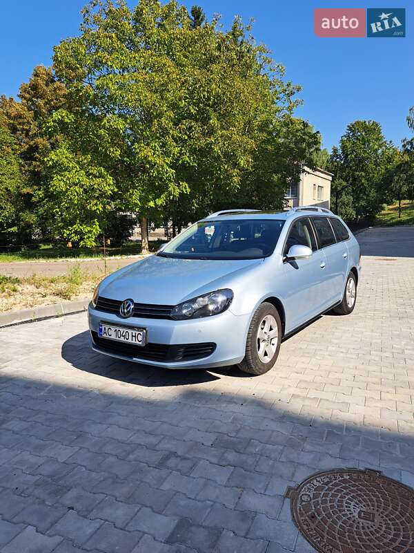 Универсал Volkswagen Golf 2010 в Горохове