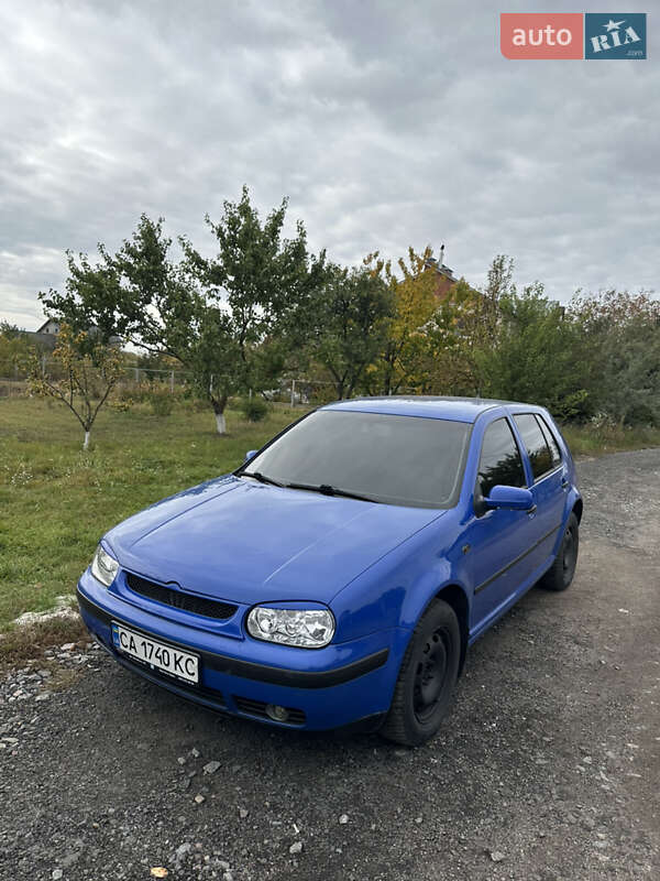 Хэтчбек Volkswagen Golf 2000 в Полтаве