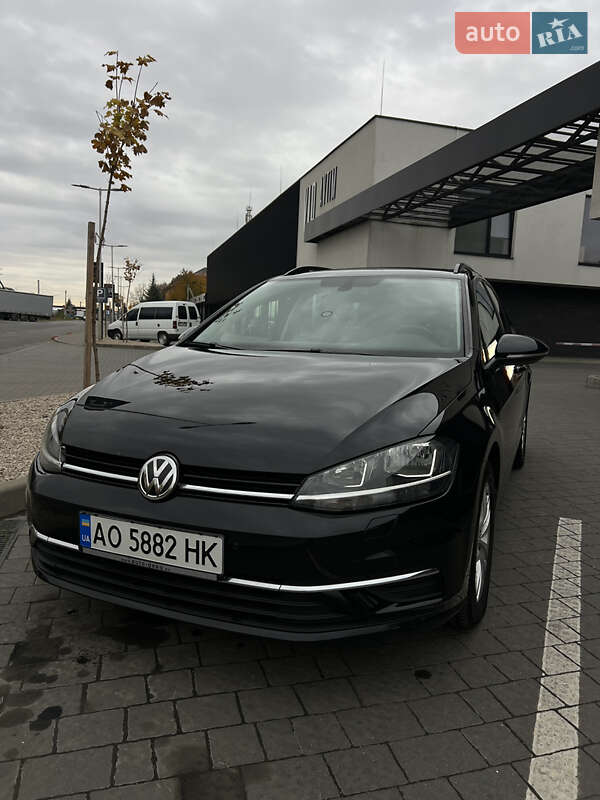Универсал Volkswagen Golf 2018 в Ужгороде