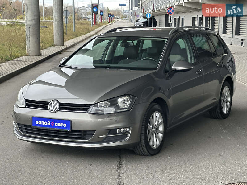 Универсал Volkswagen Golf 2015 в Киеве