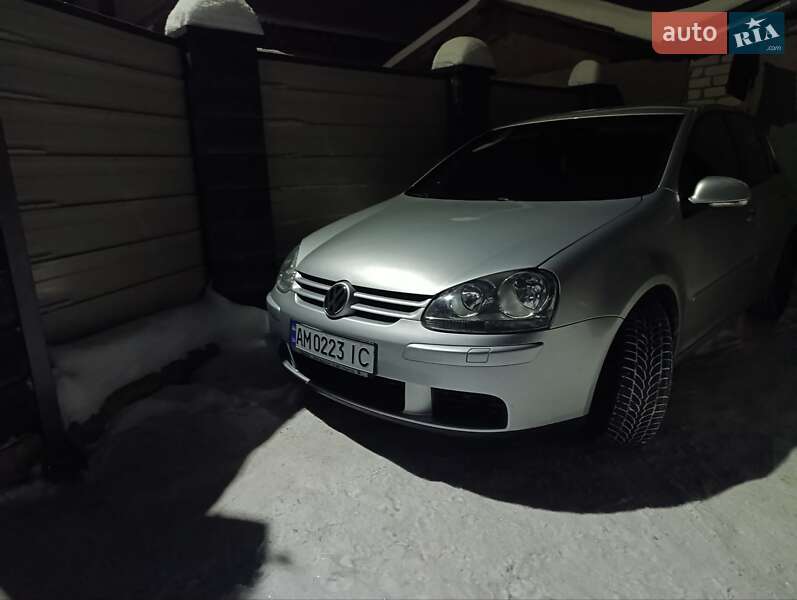 Хэтчбек Volkswagen Golf 2007 в Звягеле