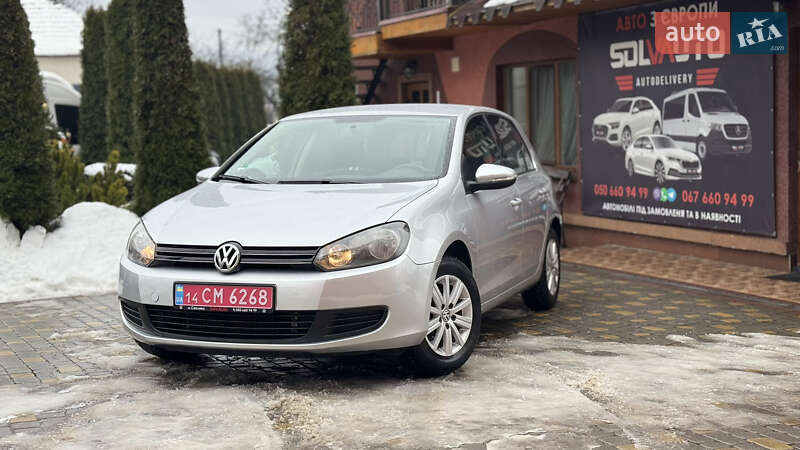 Хетчбек Volkswagen Golf 2011 в Сваляві