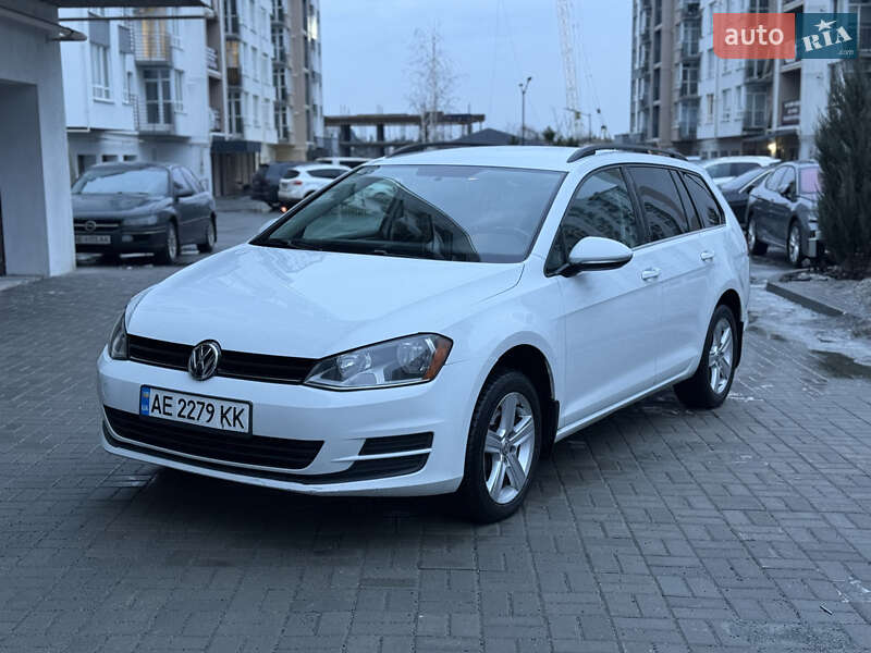 Универсал Volkswagen Golf 2015 в Днепре