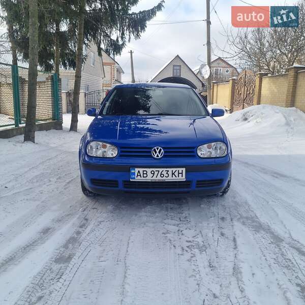 Хэтчбек Volkswagen Golf 2001 в Виннице