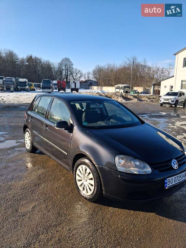 Хэтчбек Volkswagen Golf 2004 в Бучаче