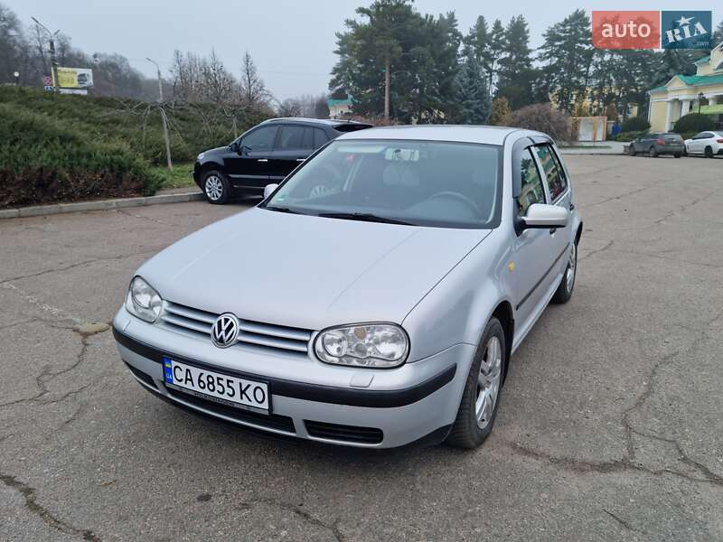 Хэтчбек Volkswagen Golf 1999 в Умани
