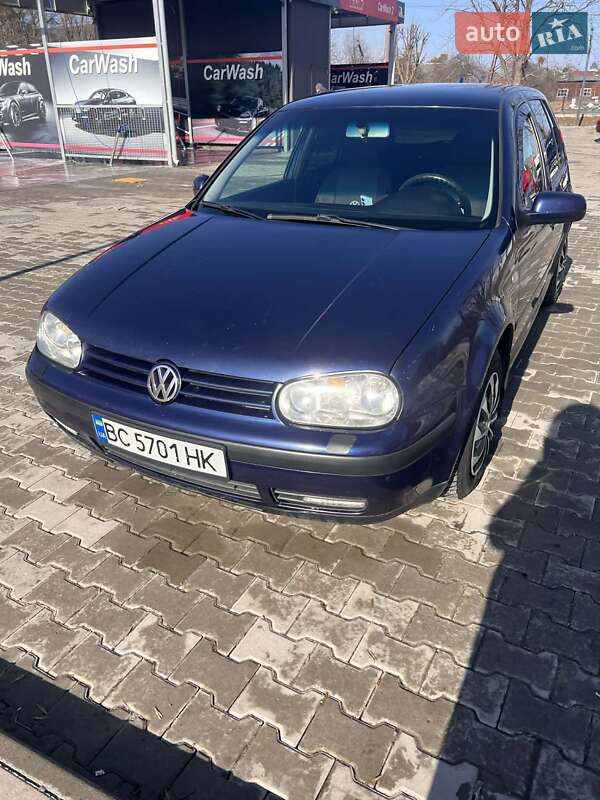 Хэтчбек Volkswagen Golf 2002 в Стрые