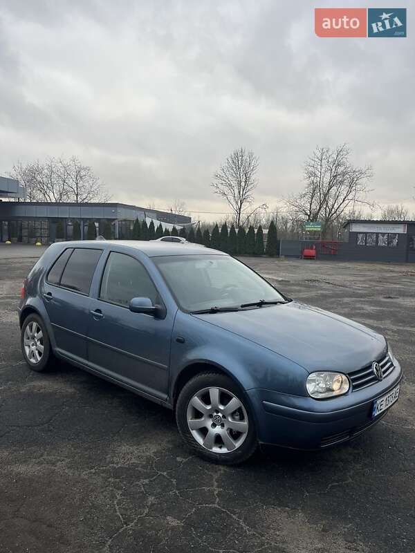 Хетчбек Volkswagen Golf 2003 в Синельниковому