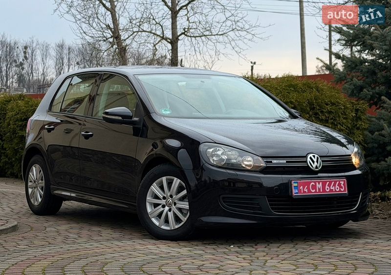 Хэтчбек Volkswagen Golf 2010 в Стрые
