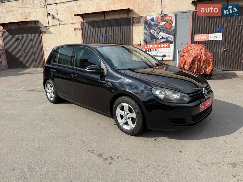 Хэтчбек Volkswagen Golf 2009 в Калуше