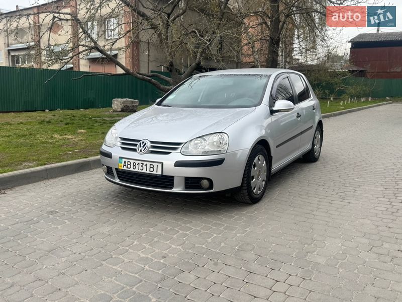 Хетчбек Volkswagen Golf 2005 в Вінниці
