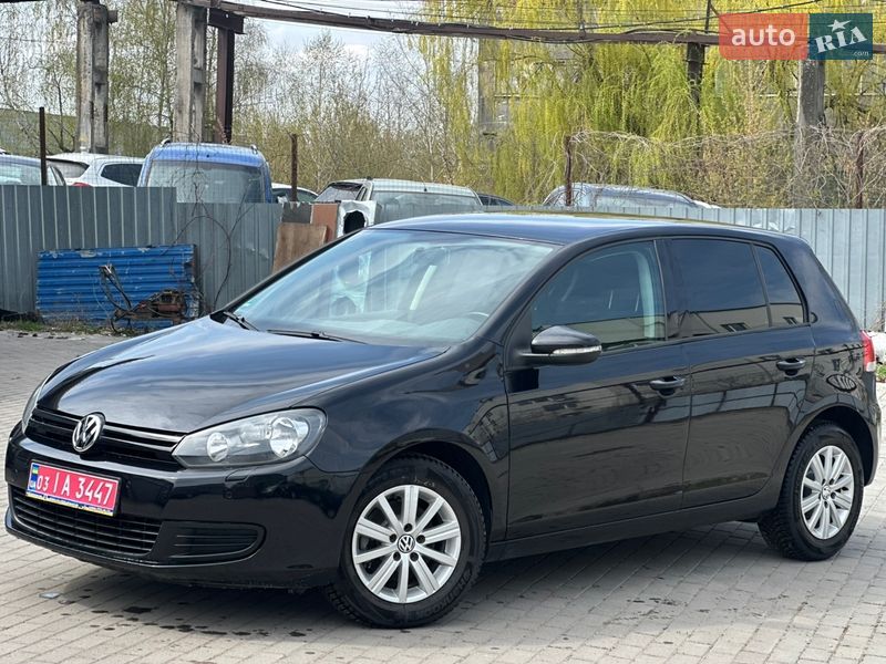 Хэтчбек Volkswagen Golf 2010 в Виннице