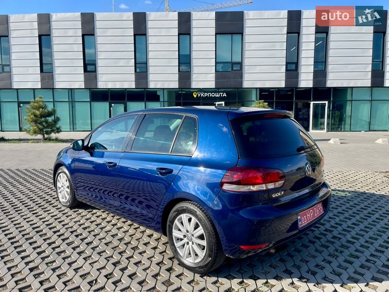 Хэтчбек Volkswagen Golf 2010 в Хмельницком