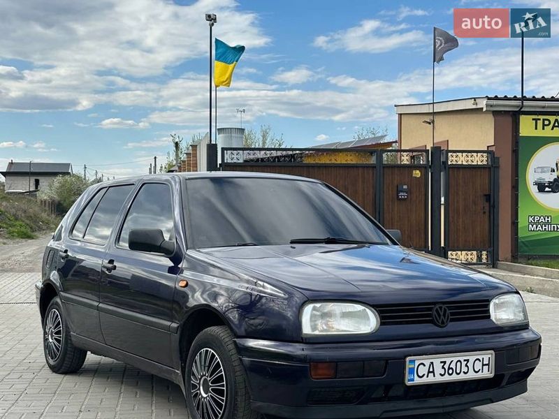 Хэтчбек Volkswagen Golf 1996 в Черкассах