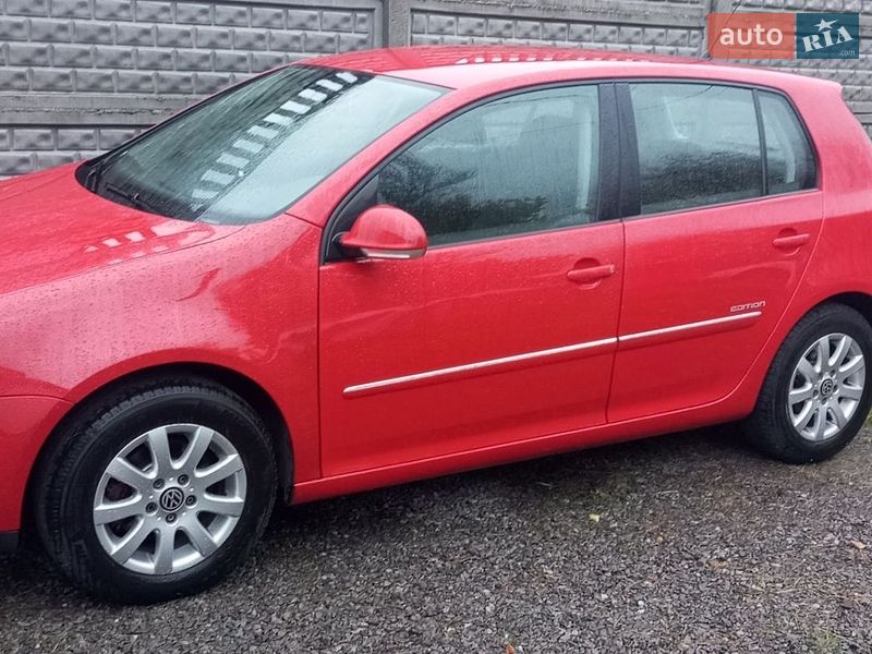 Хетчбек Volkswagen Golf 2008 в Рівному