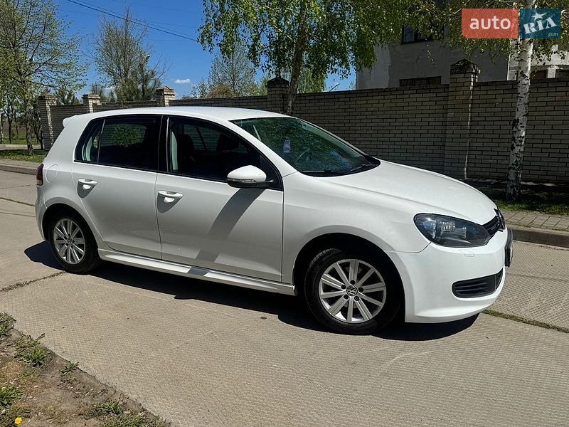 Хетчбек Volkswagen Golf 2010 в Одесі