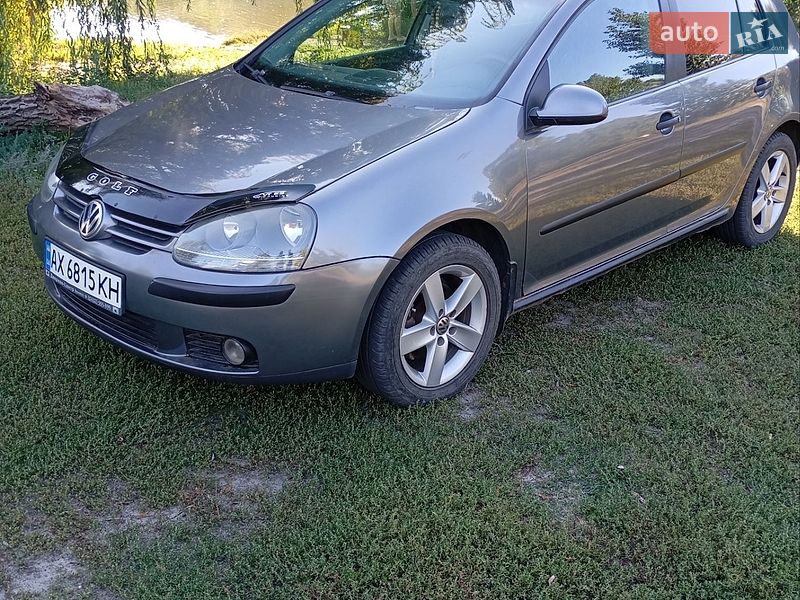 Хэтчбек Volkswagen Golf 2005 в Харькове