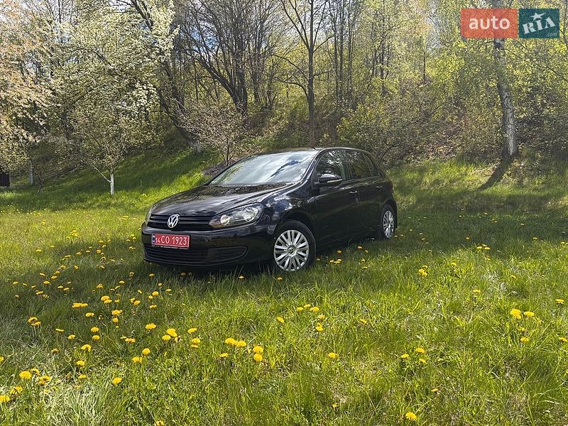 Хэтчбек Volkswagen Golf 2009 в Надворной