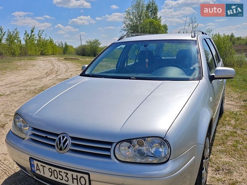 Универсал Volkswagen Golf 2003 в Костополе