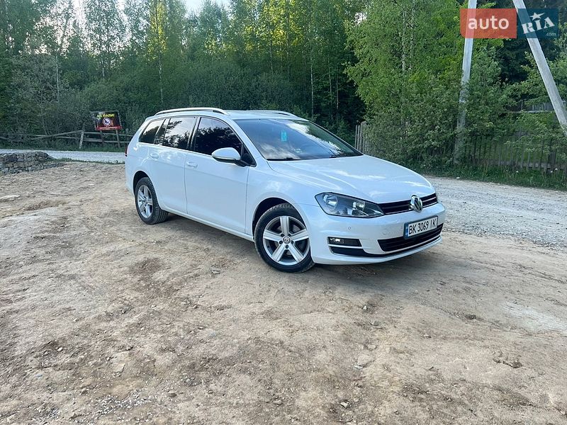 Универсал Volkswagen Golf 2014 в Остроге