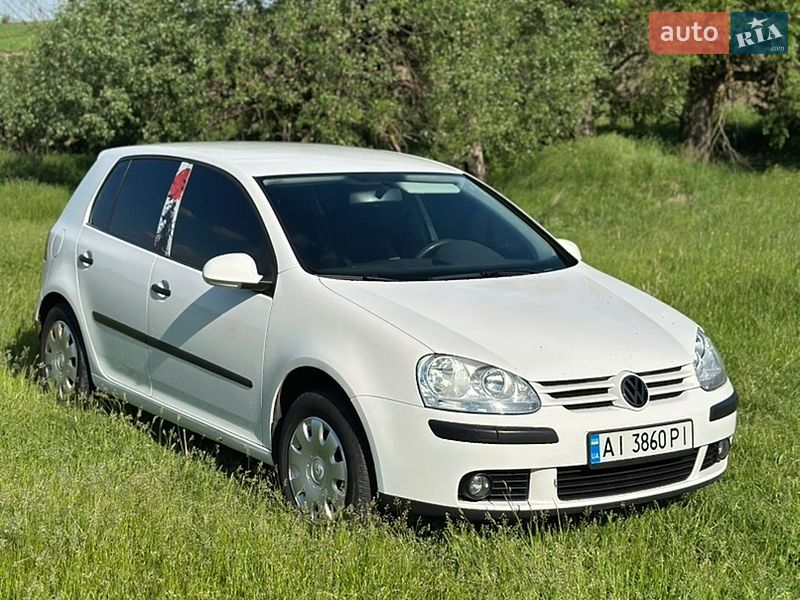 Хэтчбек Volkswagen Golf 2005 в Умани