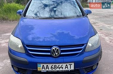 Хэтчбек Volkswagen Golf 2005 в Макарове