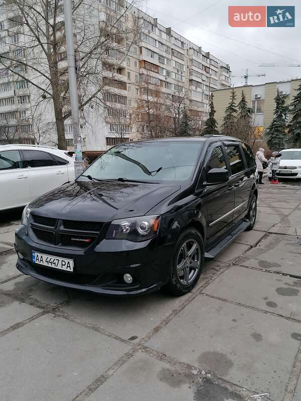 Минивэн Dodge Grand Caravan 2012 в Киеве