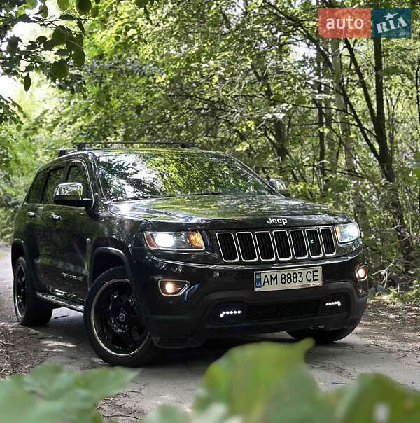 Внедорожник / Кроссовер Jeep Grand Cherokee 2015 в Звягеле