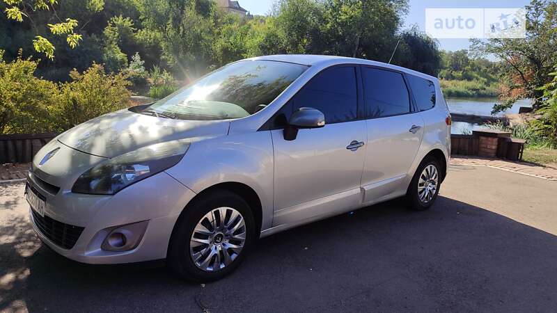 Минивэн Renault Grand Scenic 2010 в Кривом Роге
