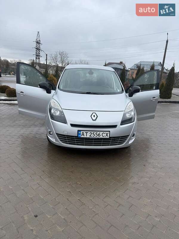 Минивэн Renault Grand Scenic 2011 в Городенке Минивэн Renault Grand Scenic 2011 в Городенке