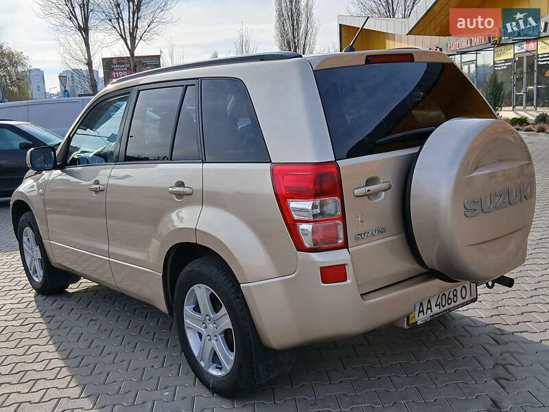 Внедорожник / Кроссовер Suzuki Grand Vitara 2006 в Киеве