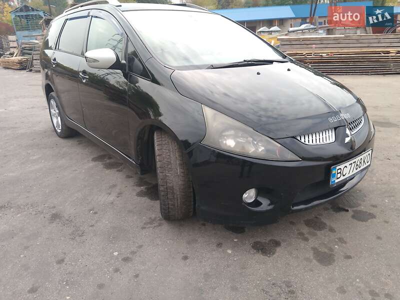 Минивэн Mitsubishi Grandis 2005 в Ровно Минивэн Mitsubishi Grandis 2005 в Ровно